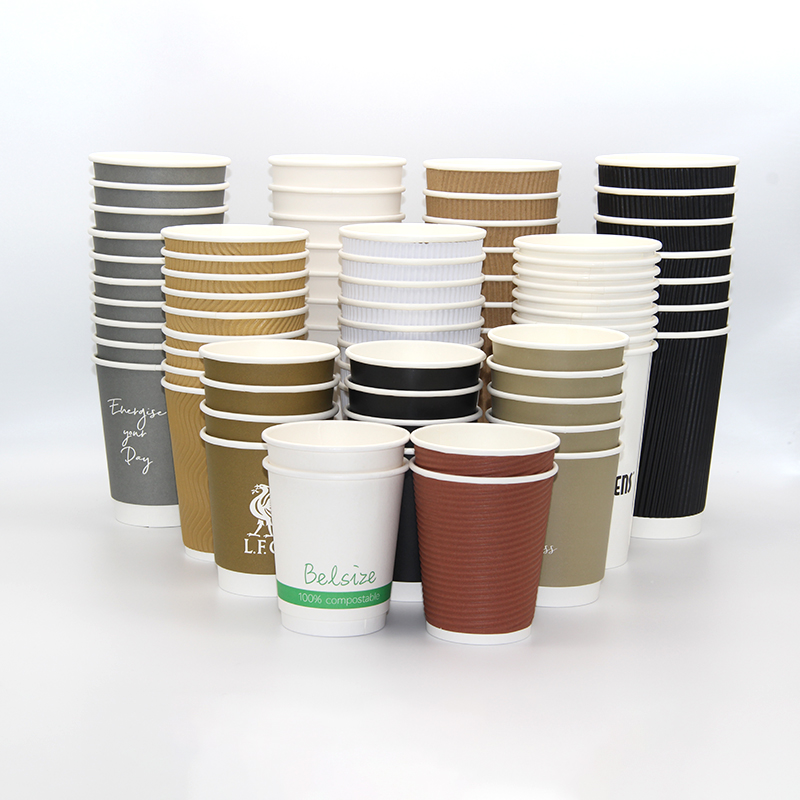 tasses à café en papier jetables
